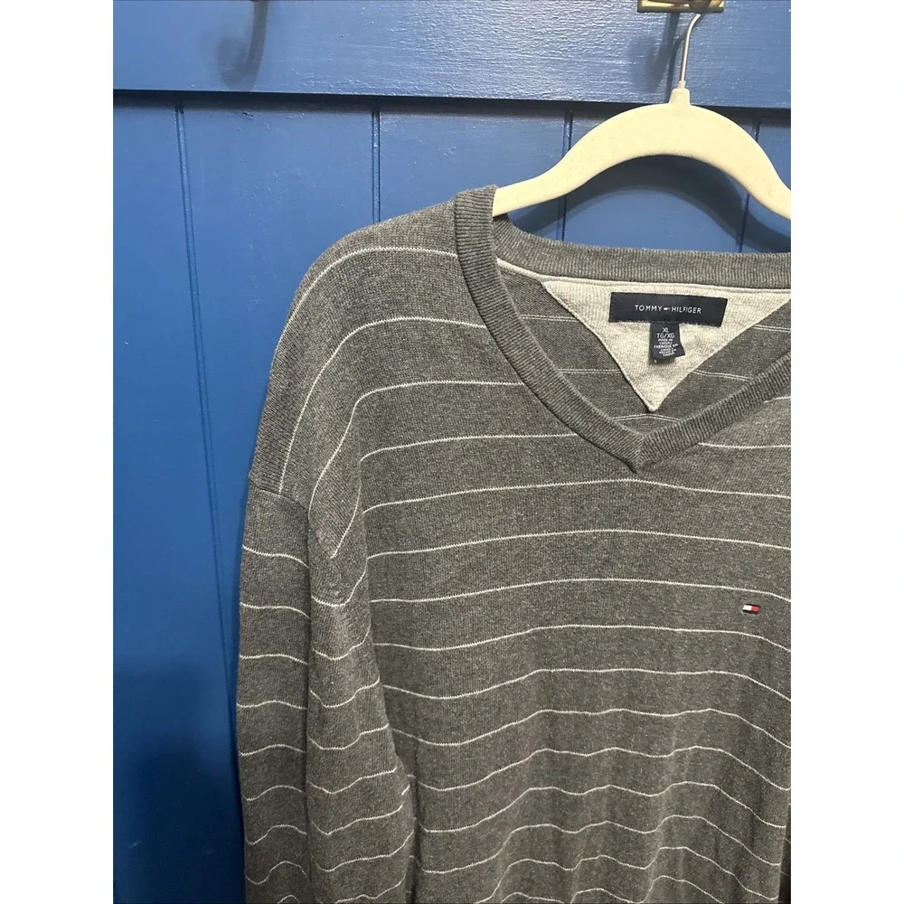 TOMMY HILFIGER MEN'S GRAY Striped‎ SWEATER SIZE XL LONG SLEEVE Pullover MEN